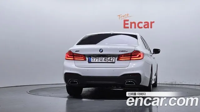 BMW 5-Series 2017 thumb 4