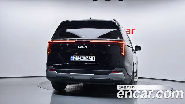 Kia Carnival 2024 thumb 4
