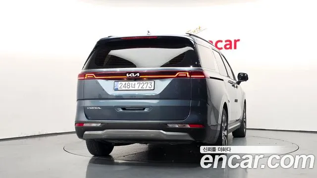 Kia Carnival 2023 thumb 4