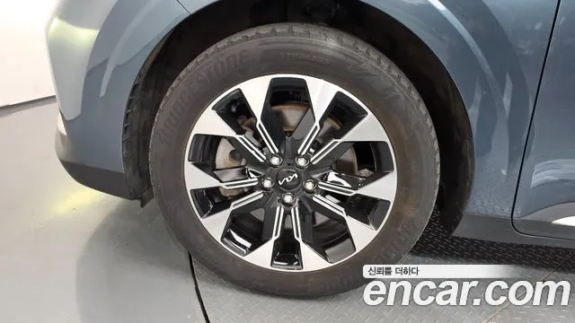 Kia Carnival 2023 thumb 5