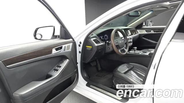 Genesis G80 2017 thumb 10