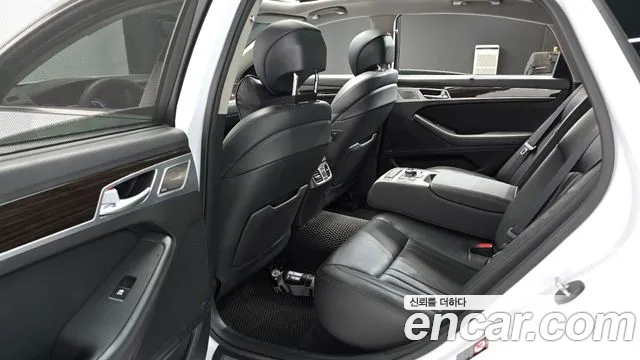 Genesis G80 2017 thumb 11