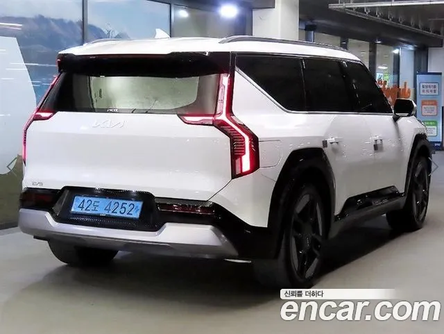 Kia EV9 2023 thumb 4