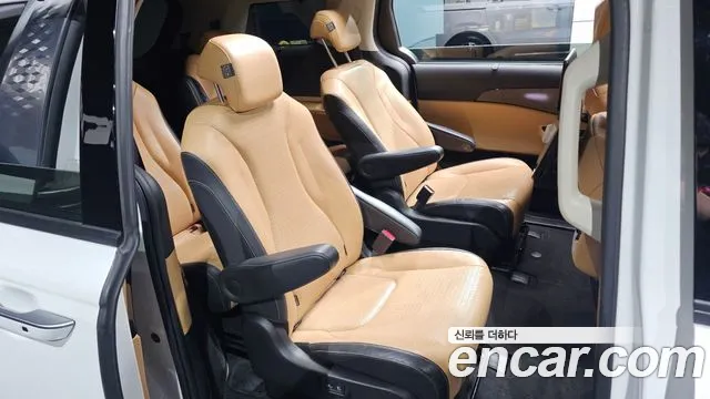 Kia Carnival 2020 thumb 11