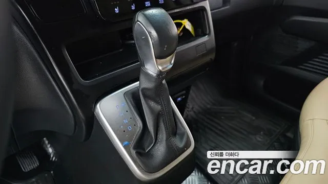 Hyundai Staria 2022 thumb 9