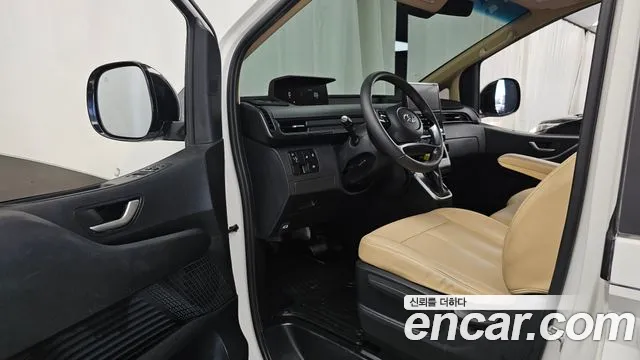 Hyundai Staria 2022 thumb 10
