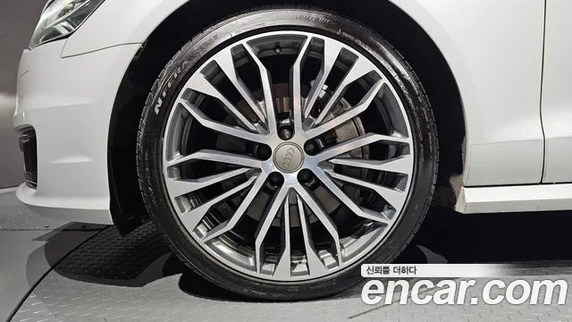 Audi A6 2015 thumb 4