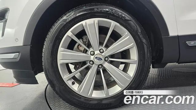 Ford Explorer 2018 thumb 5