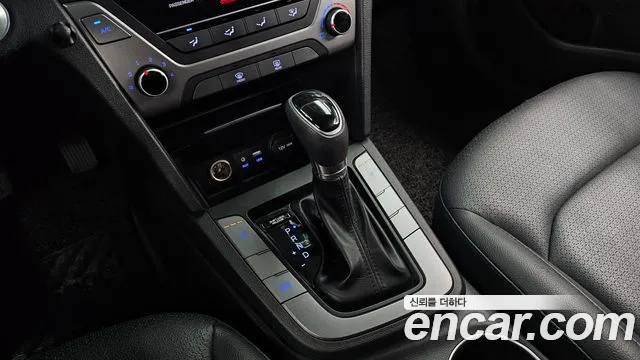 Hyundai Avante 2017 thumb 9