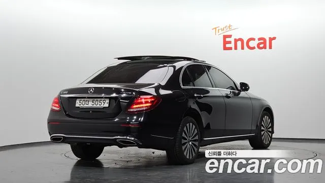 Mercedes-Benz E-Класс 2017 thumb 2