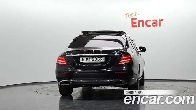 Mercedes-Benz E-Класс 2017 thumb 4