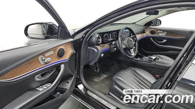 Mercedes-Benz E-Класс 2017 thumb 12