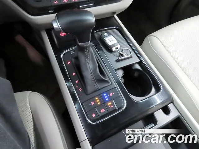 Kia Carnival 2016 thumb 9
