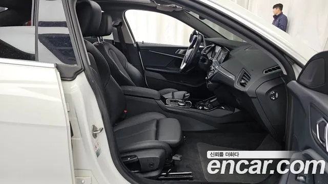 BMW 2-Series 2021 thumb 11