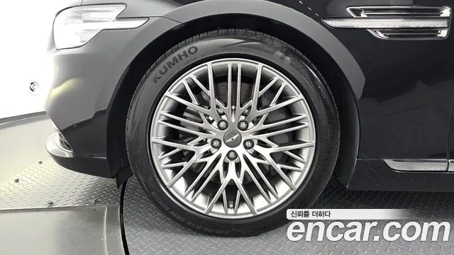 Genesis G90 2019 thumb 5