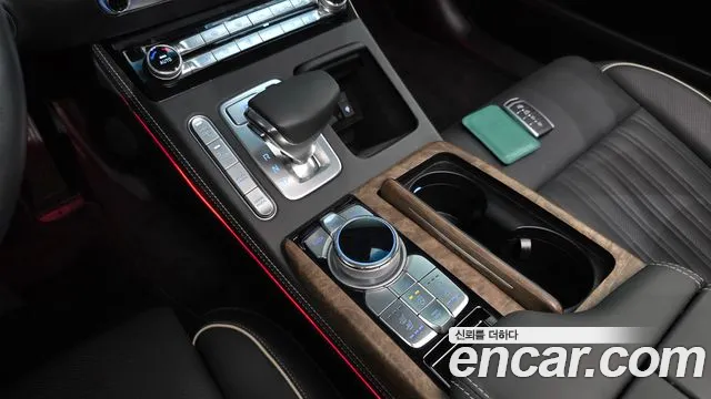 Genesis G90 2019 thumb 9