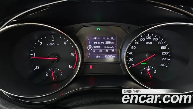 Kia Carnival 2018 thumb 8