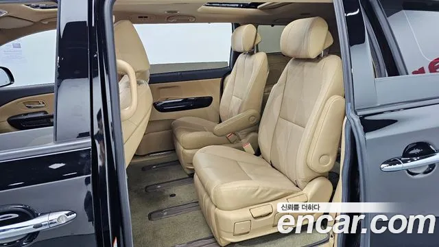 Kia Carnival 2018 thumb 12