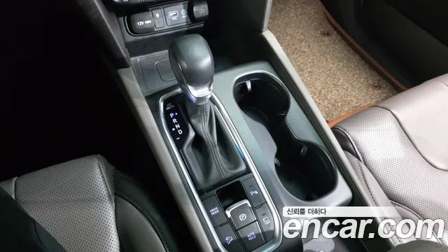Hyundai Santa Fe 2018 thumb 9