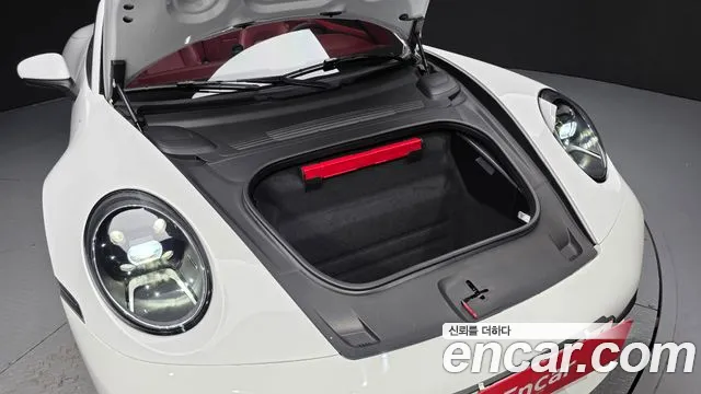 Porsche 911 2020 thumb 6