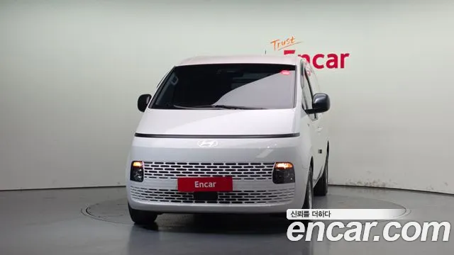 Hyundai Staria 2024 thumb 3