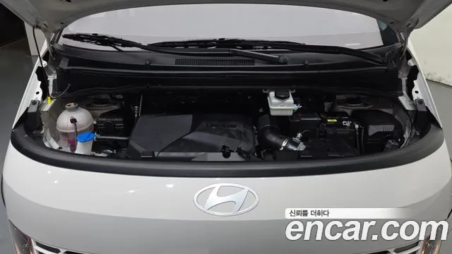 Hyundai Staria 2024 thumb 6