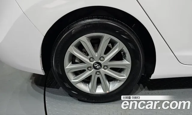 Hyundai Avante 2014 thumb 4