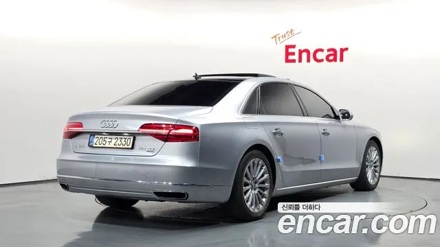 Audi A8 2014 thumb 2