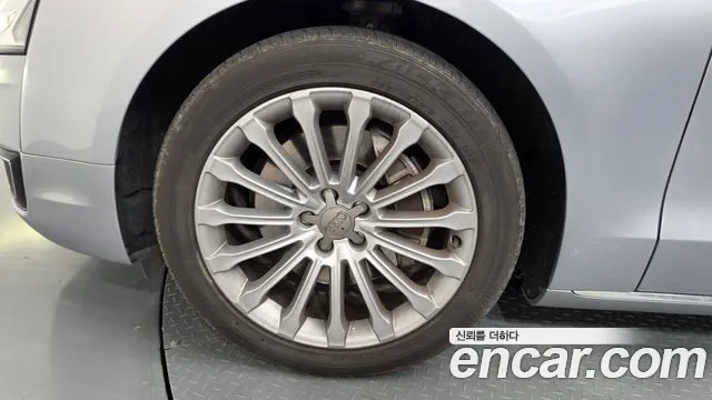 Audi A8 2014 thumb 5