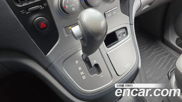 Hyundai Starex 2012 thumb 9