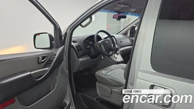 Hyundai Starex 2012 thumb 10