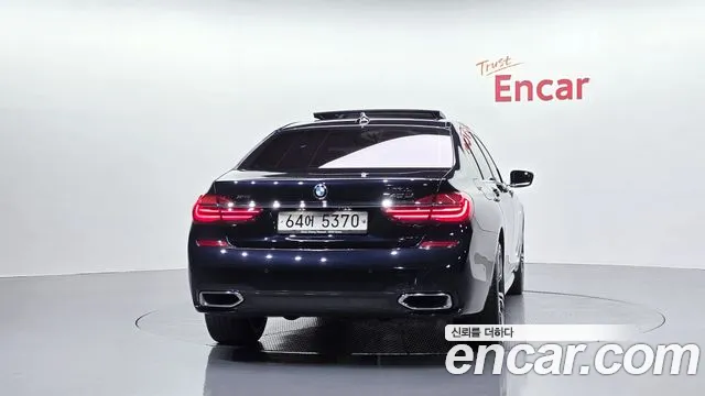 BMW 7-Series 2019 thumb 3