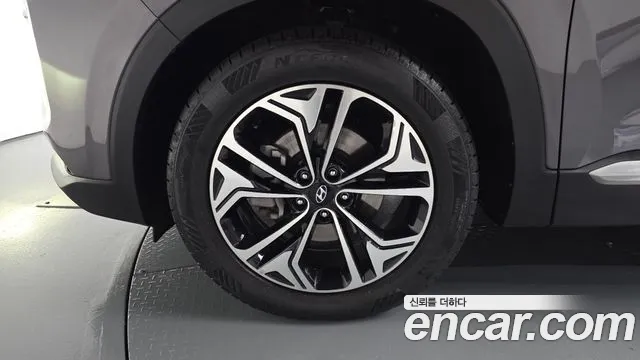 Hyundai Santa Fe 2018 thumb 5