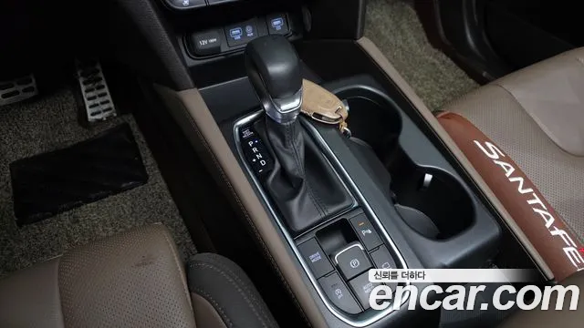 Hyundai Santa Fe 2018 thumb 9