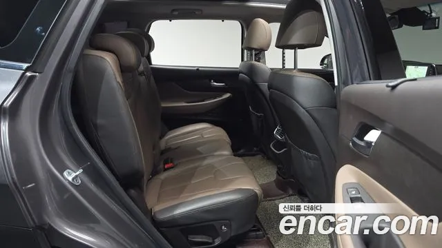 Hyundai Santa Fe 2018 thumb 11