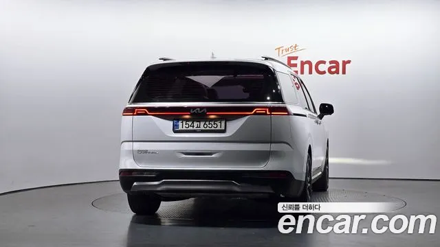 Kia Carnival 2021 thumb 4