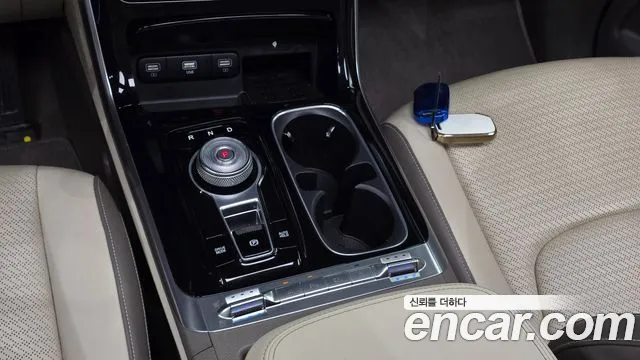 Kia Carnival 2021 thumb 9