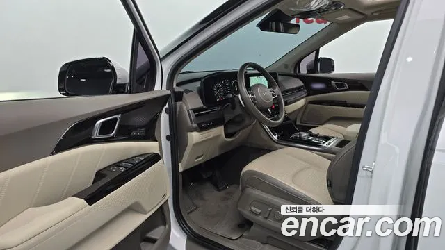 Kia Carnival 2021 thumb 10