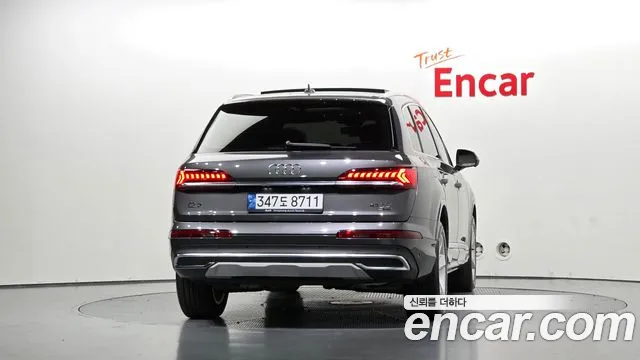 Audi Q7 2022 thumb 3