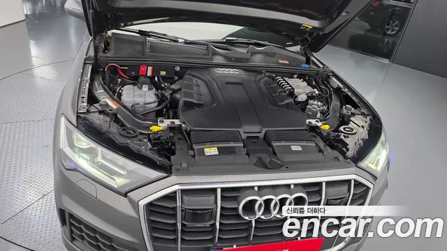 Audi Q7 2022 thumb 5