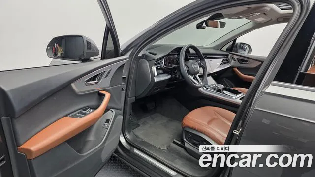 Audi Q7 2022 thumb 9