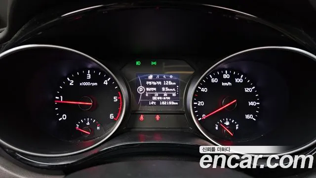 Kia Carnival 2014 thumb 8