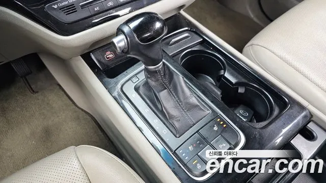 Kia Carnival 2014 thumb 9