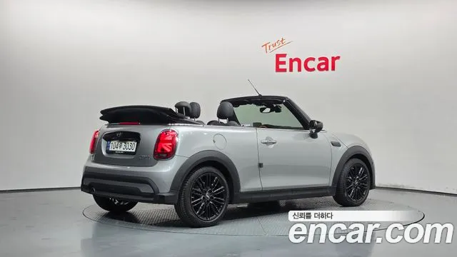 MINI Cooper Convertible 2023 thumb 2