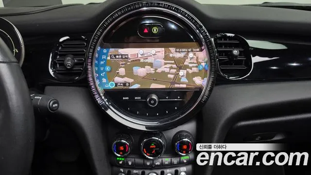 MINI Cooper Convertible 2023 thumb 12