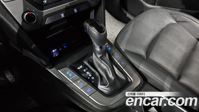 Hyundai Avante 2017 thumb 9