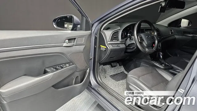 Hyundai Avante 2017 thumb 10