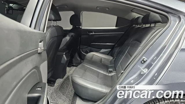 Hyundai Avante 2017 thumb 11