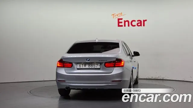 BMW 3-Series 2015 thumb 4