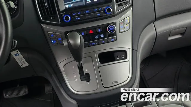 Hyundai Starex 2017 thumb 8